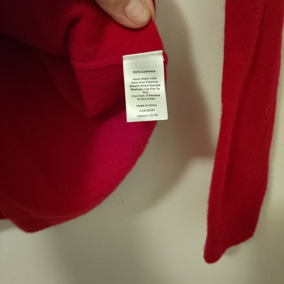 Talbots Red V-Neck Sweater - Picture 4 of 4